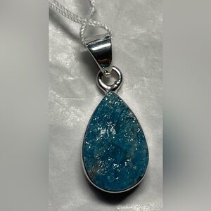 Grandiderite pendant